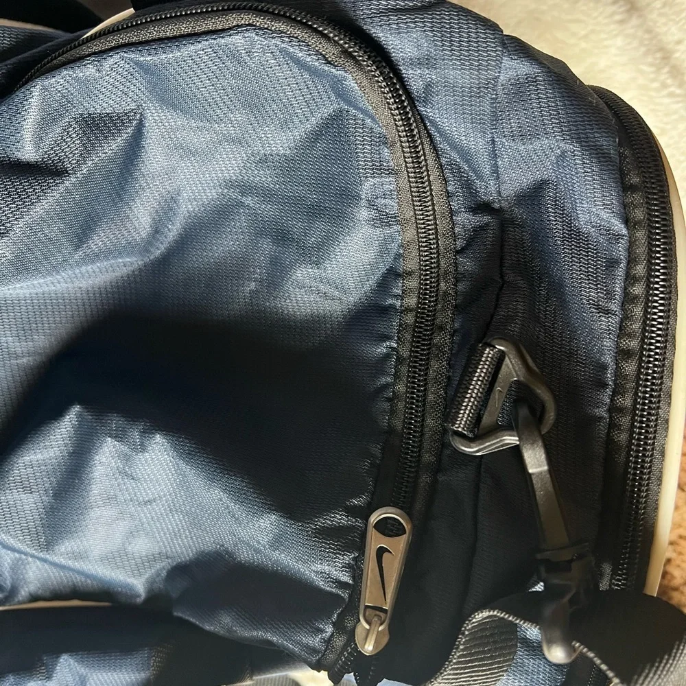 Nike Men's Navy and Black Duffel Bag